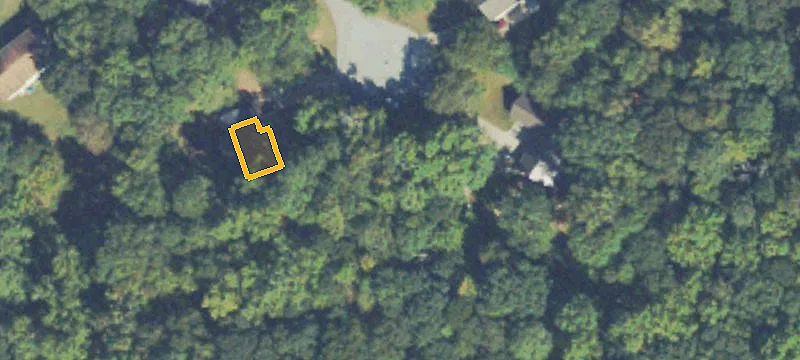 Buildable Lot in McNutts Creek