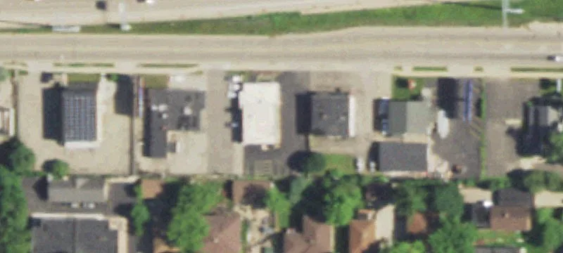 Renovated Commercial Building with Versatile Space