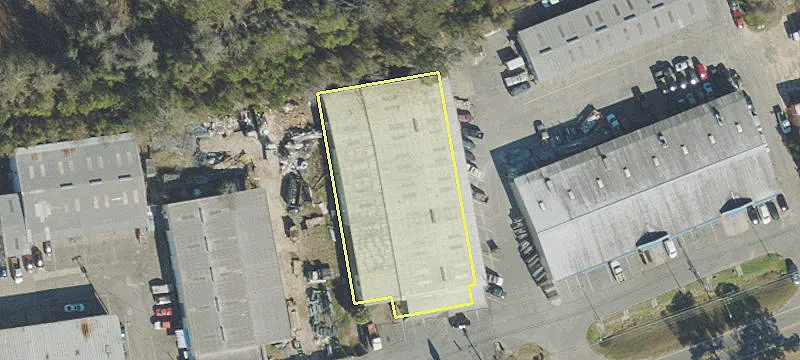 Industrial Warehouse with Yard Spaces