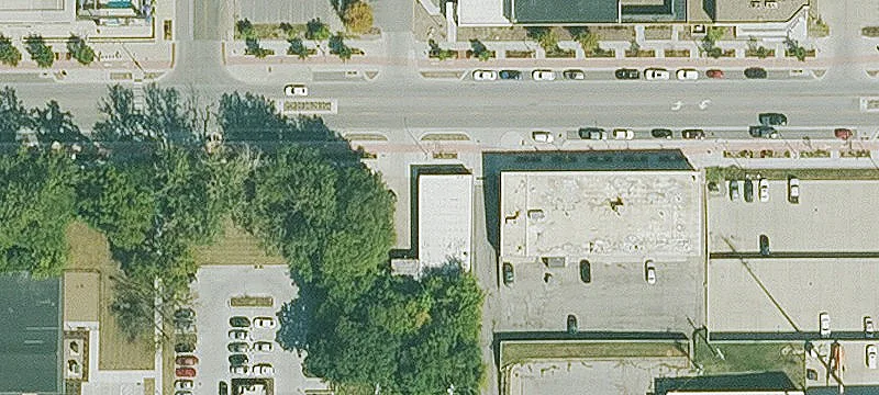 Retail Space Near Ingersoll Avenue