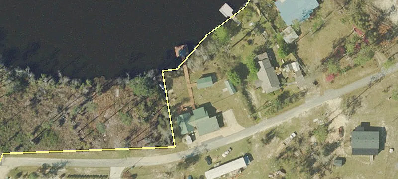 Compass Lake Waterfront Retreat