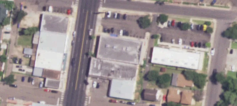 H-E-B Shadow-Anchored Retail Center