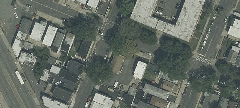 Spacious Institutional/Commercial Property in Newark