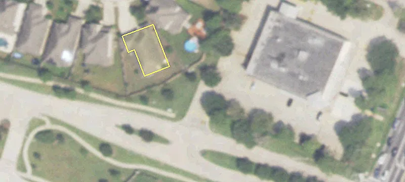 Vacant Restaurant in High-Income Area