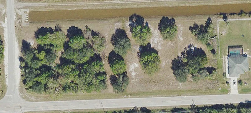 Buckingham Oversized Duplex Lot