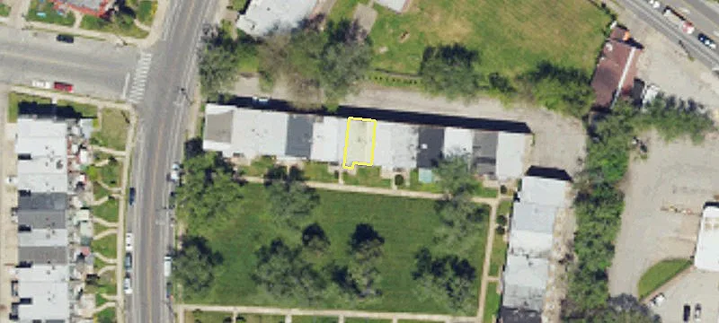 Income-Producing Duplex in Courtyard Community