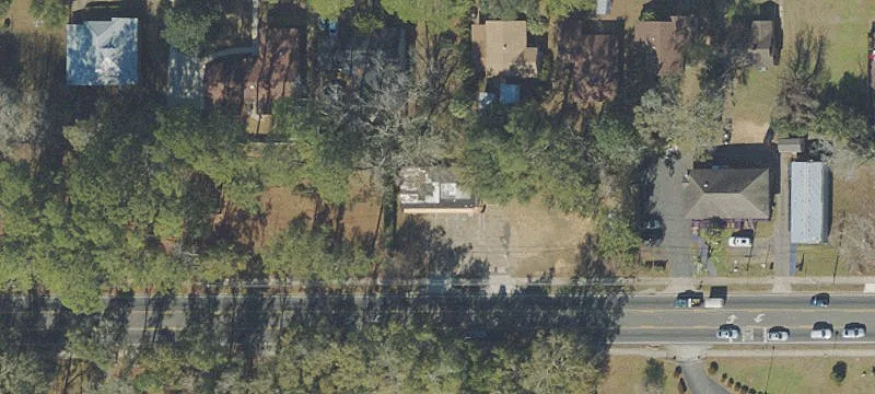 Multi-Purpose Building with Six Lots