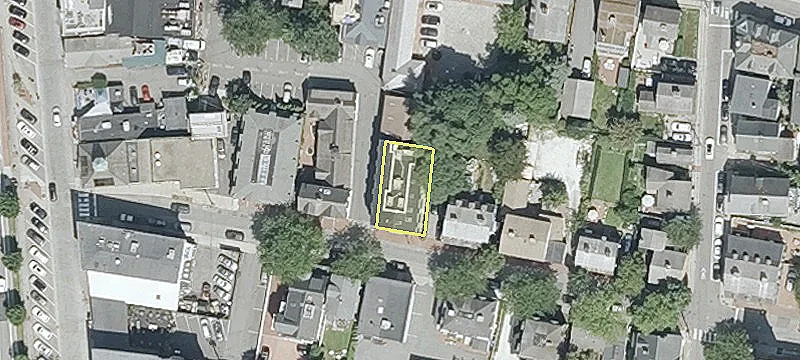 Versatile Building in Downtown Newport
