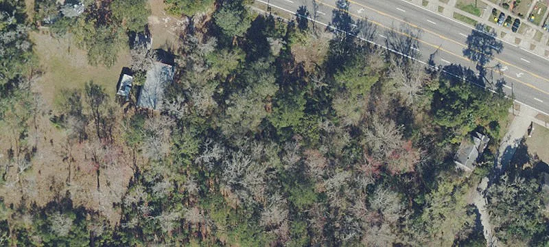 Expansive Lot in Growing Area