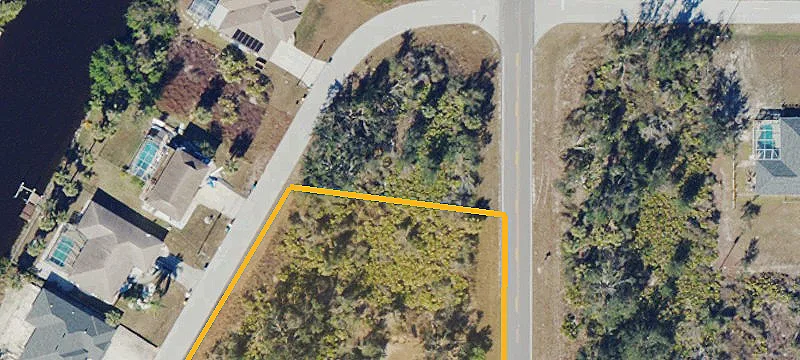 Residential Land in Charlotte County