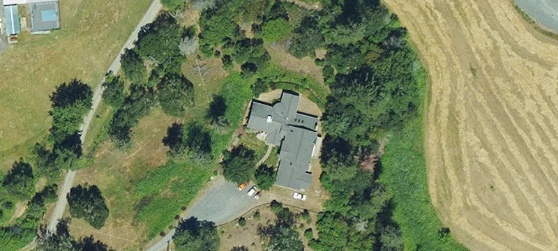 Applegate Valley Vineyard with Winery