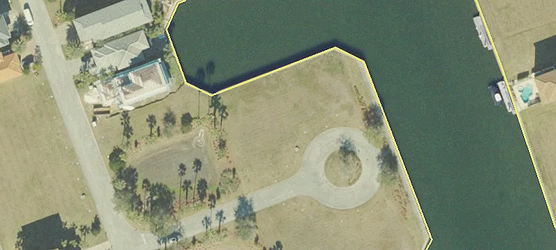 Waterfront Lot in Yacht Harbor