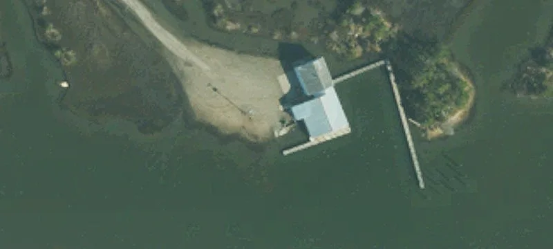 Rustic Dock House with Deep-Water Dockage