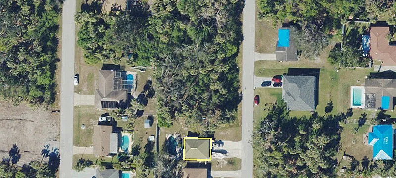 Vacant Lot Near Amenities