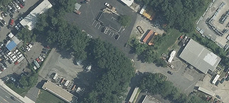 Warehouse with Office and Drive-Ins
