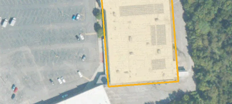 Retail Center with Entertainment Anchor