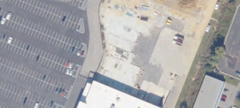 Retail Shopping Center with Signal Access