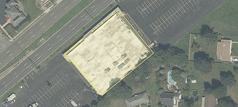 Multi-Tenant Retail with Liquor Store