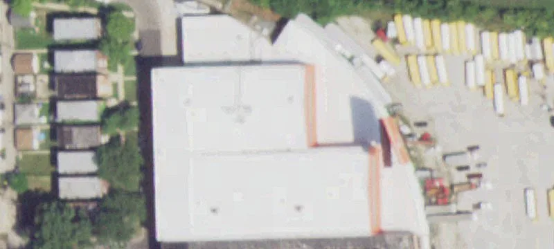 High-Clearance Warehouse with Interior Docks