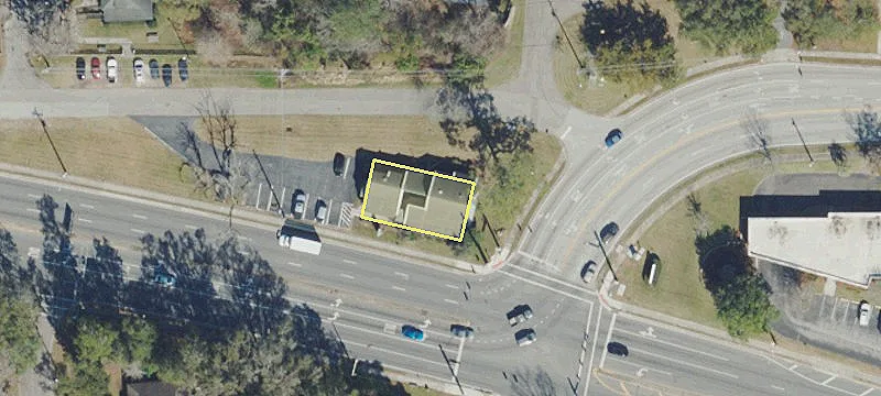 Corner Office Space with High Visibility
