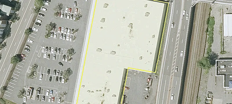 Retail Space in Shopping Center
