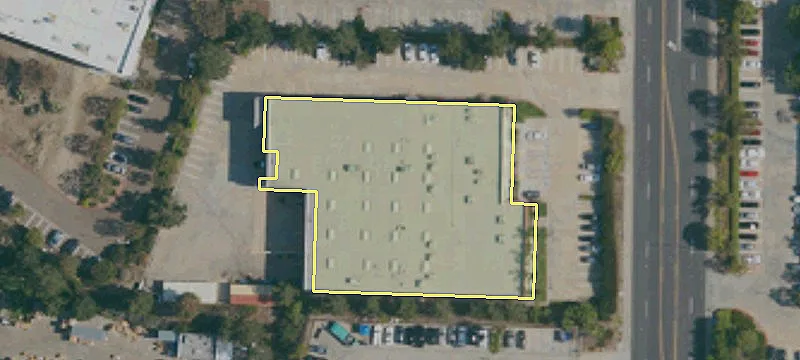 Warehouse with 12x14 Grade-Level Door