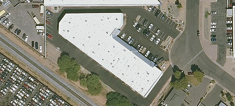 Warehouse with Grade-Level Loading