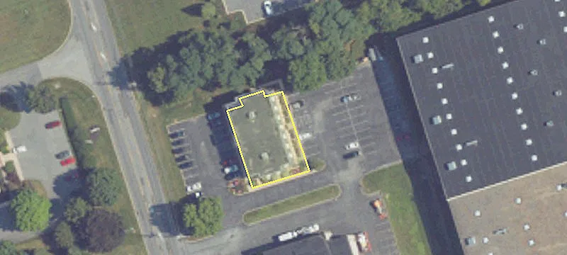 Office Building with High Visibility