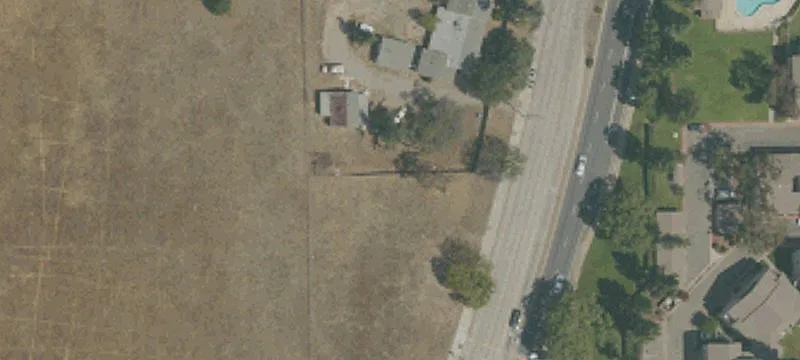 Mixed-Use Development Land with Vacant Homes