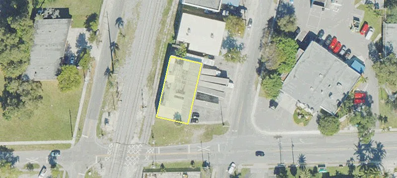 Industrial Building with Rear Rail Access