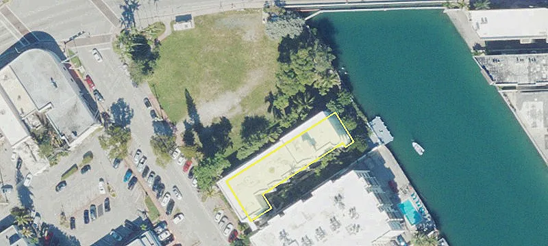 Waterfront Land on Wide Canal
