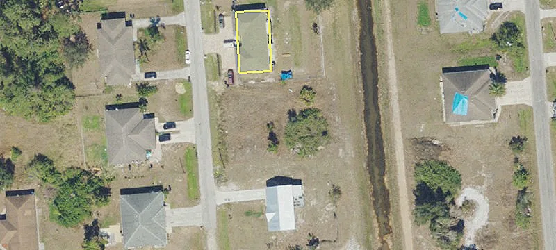 Canal-Front Brand-New Duplex
