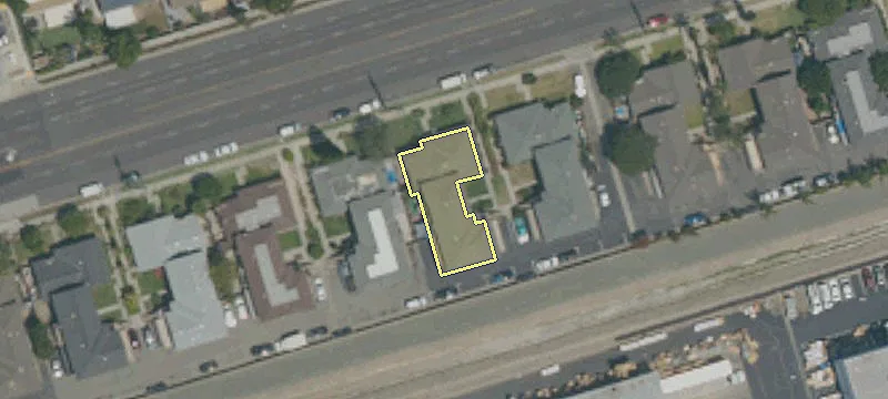 Fourplex with Owner 3BR Unit