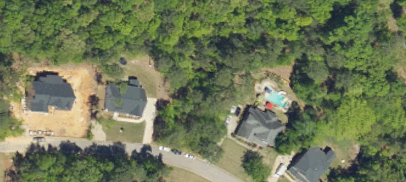 Gently Sloping Lakeside Home Site