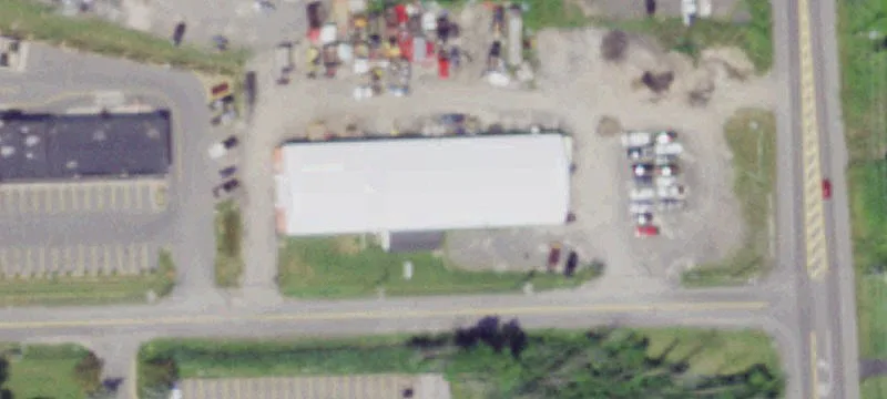 Warehouse with Office and Drive-Ins