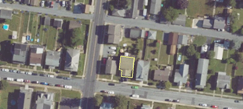6-Unit Apartment Building For Sale