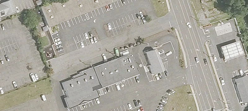 Retail Storefront with Parkway Visibility