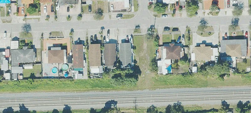 2BR Duplex Rental with In-Unit Laundry