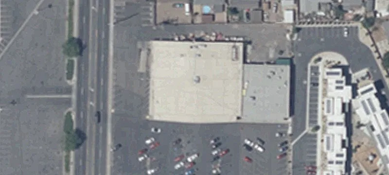 Freestanding Grocery-Anchor Retail Building