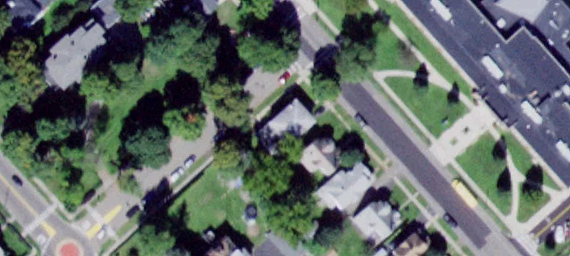 Corner Lot 5-Unit Apartment Building