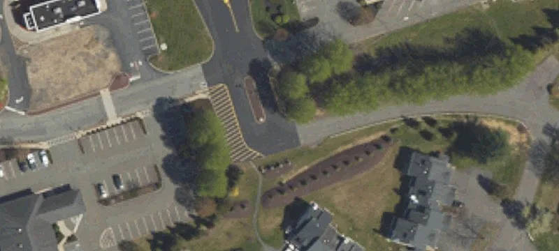 Flexible Retail Space with Signalized Access