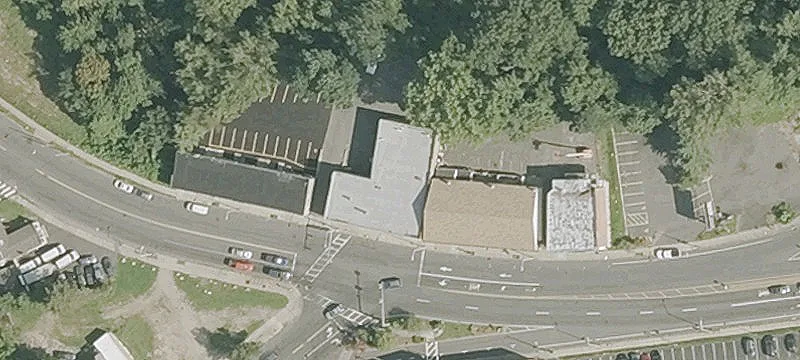 Multi-Tenant Retail Building