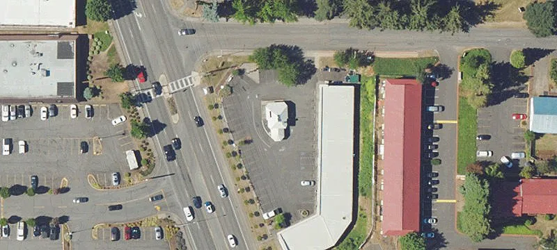 NNN Retail Center with Storefronts