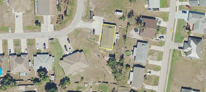 Well-Maintained Triplex with Lanai