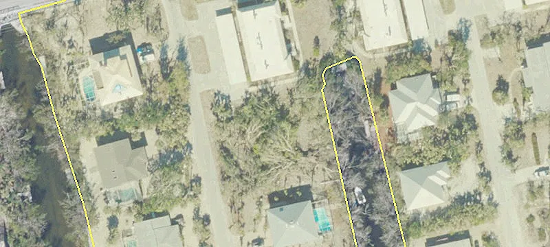 Gulf-Access Waterfront Development Lot