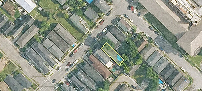 Renovated Duplex With In-Unit Laundry