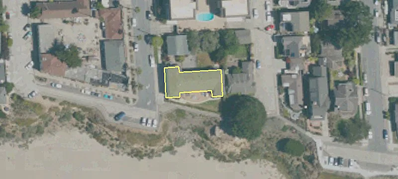 Oceanfront Quadplex with Beach Views