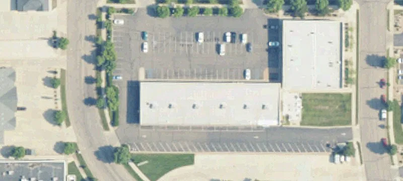 Retail Space with Snow Removal
