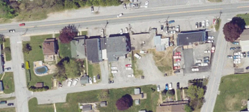 Mixed-Use Property with Dog Grooming