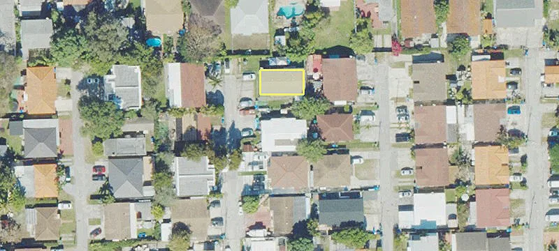 Duplex 1BR Unit with Driveway
